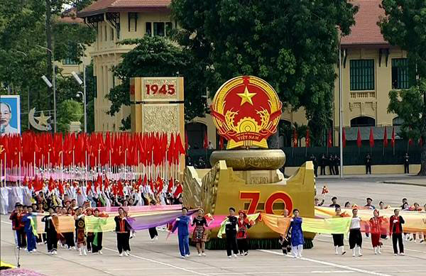 Mít[-]tinh,[-]diễu[-]binh,[-]diễu[-]hành[-]mừng[-]Quốc[-]khánh[-]2/9